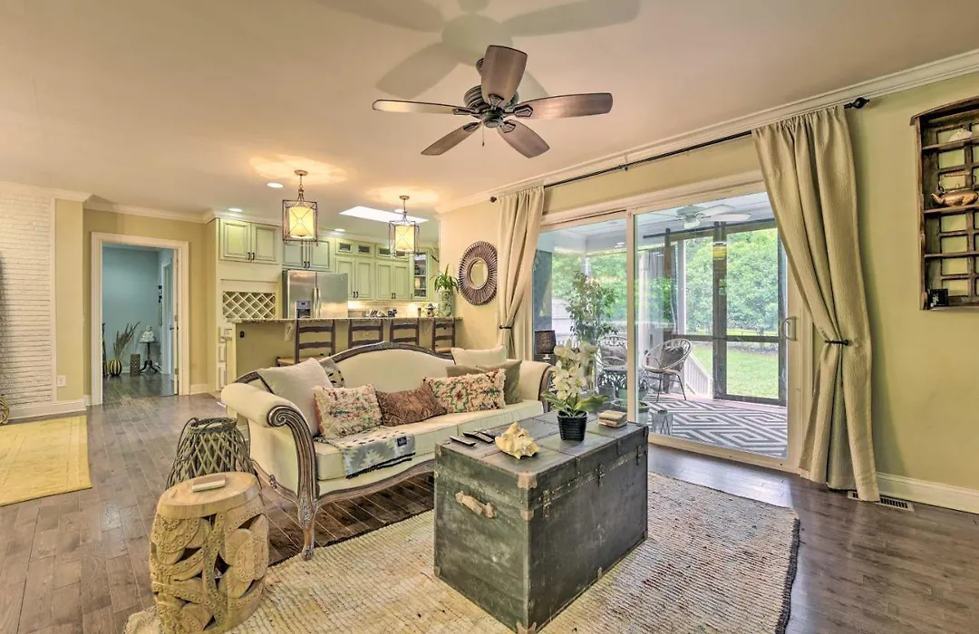 Charming Charlotte Cottage On A Half Acre!-1