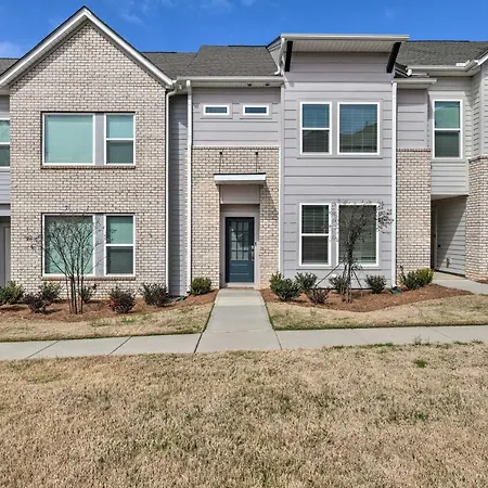 Modern Home 2 Mi To Downtown And Panthers Stadium!-3