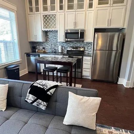 Studio Apt In Plaza Midwood- Fast Wifi-King Bed-2