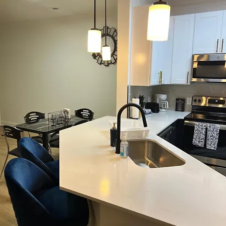 South Charlotte'S Cozy & Modern-2